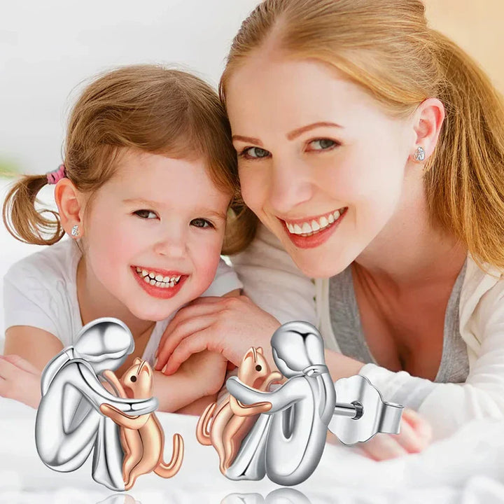 Zweifarbige silberne und goldene Cat Hug Ohrringe