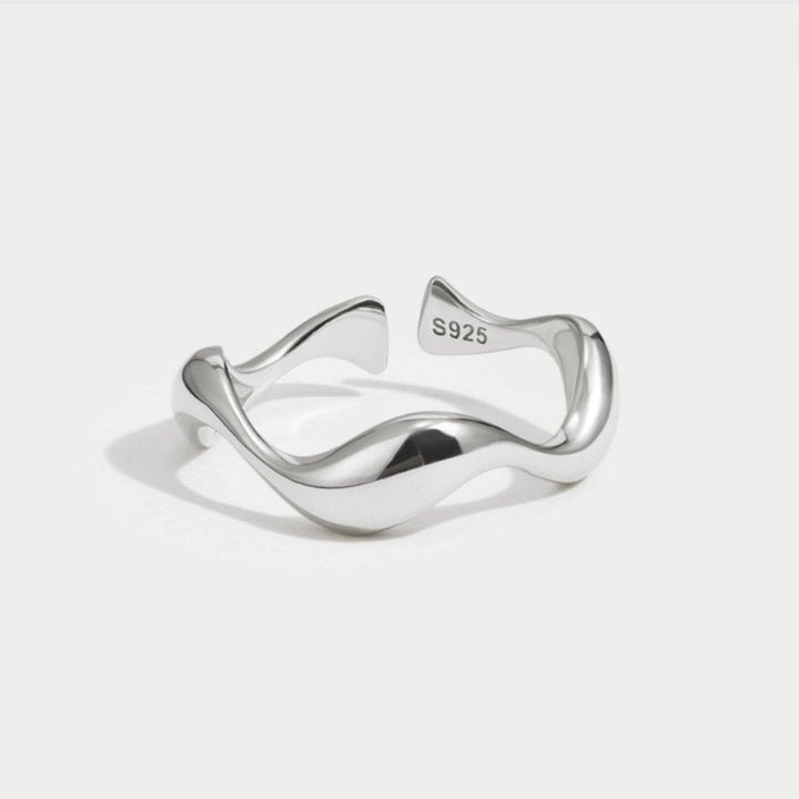 Wellen – Minimalistischer Ring